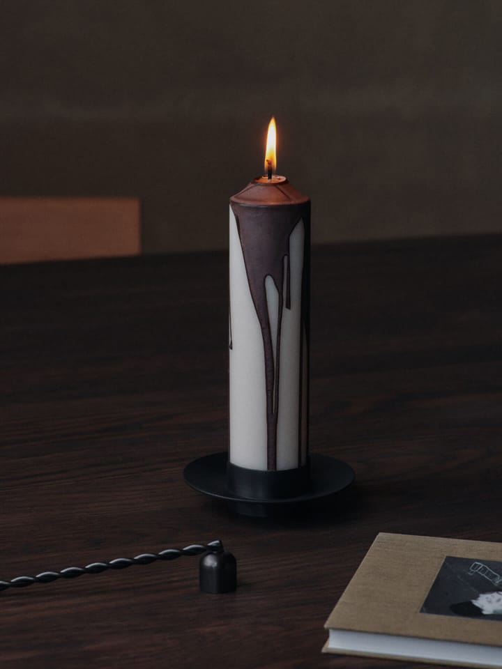 Vela cilíndrica Dryp, Dark Chocolate, 20 cm Ferm Living