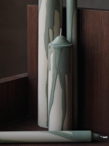 Vela cilíndrica Dryp - Verde Té, 30 cm - Ferm Living