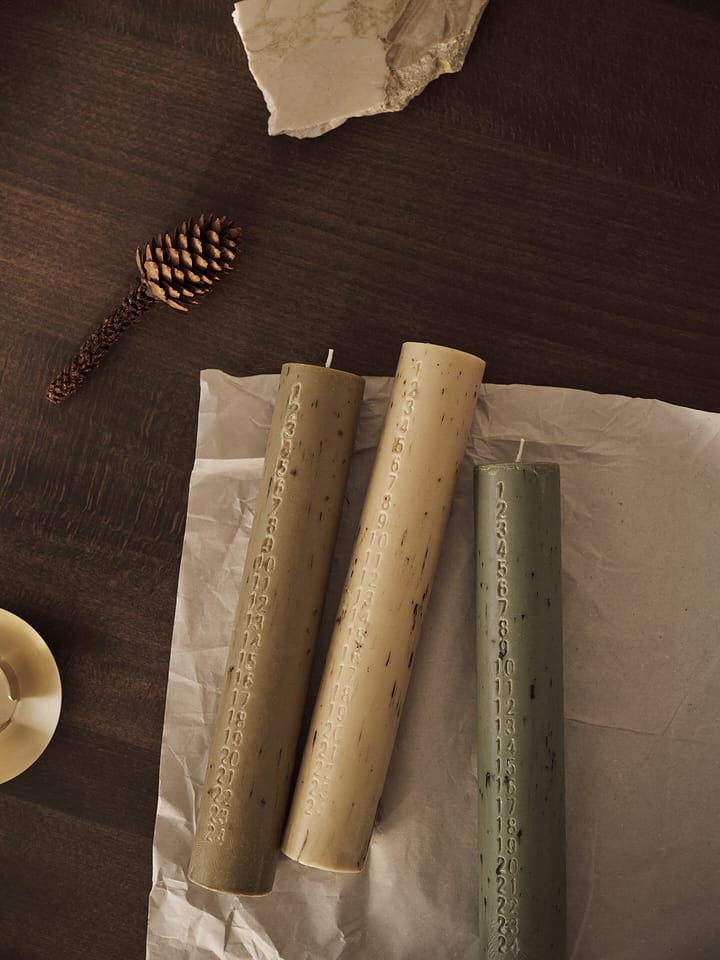 Vela de calendario Mura, Artichoke green Ferm Living