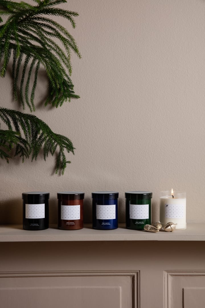 Vela perfumada Christmas Calendar, marrón rojizo Ferm Living