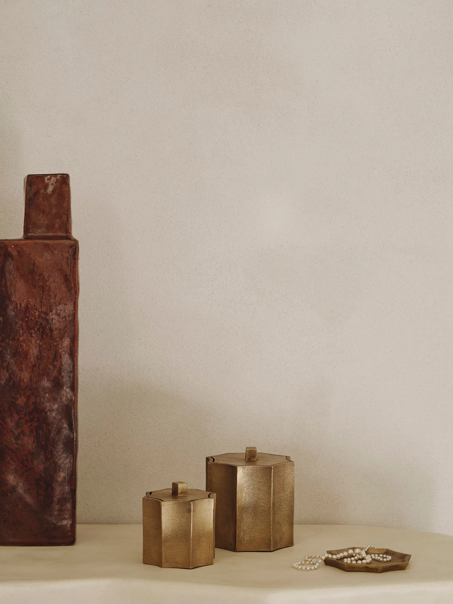 Vela perfumada Otte 23 h, Brass finish Ferm Living
