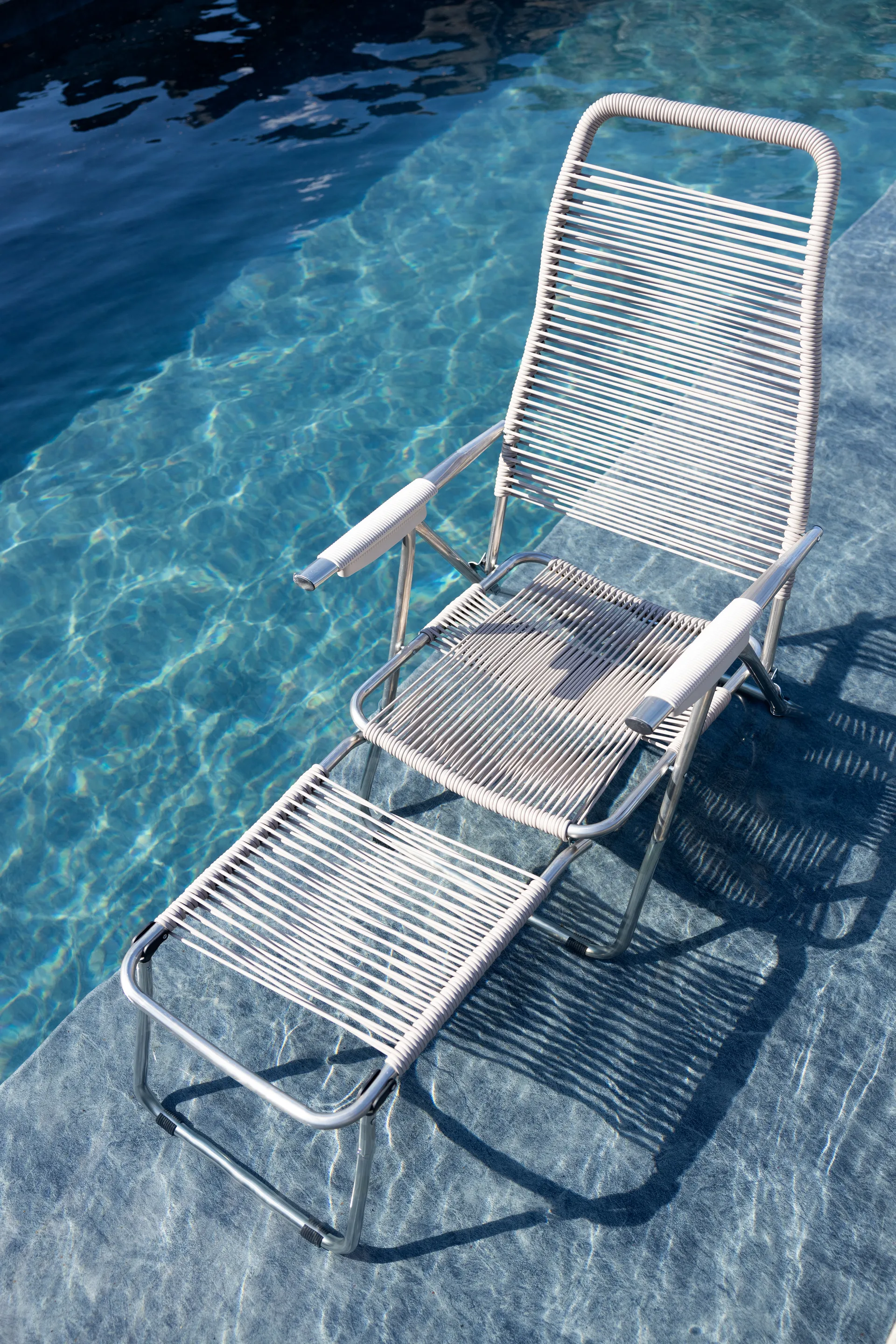 Silla para tomar el sol con reposapiés Spaghetti, Grey Fiam