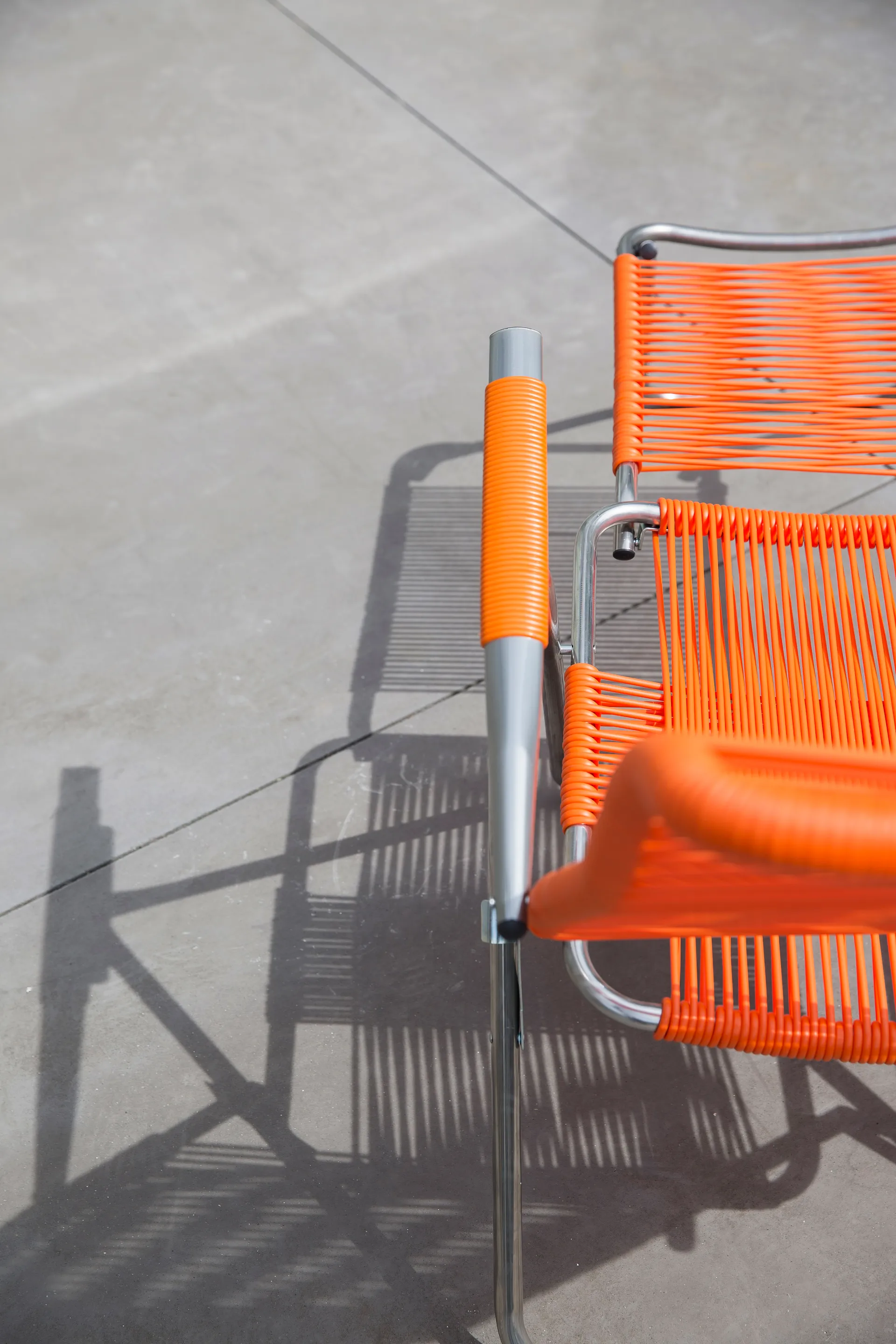 Silla para tomar el sol con reposapiés Spaghetti, Orange Fiam