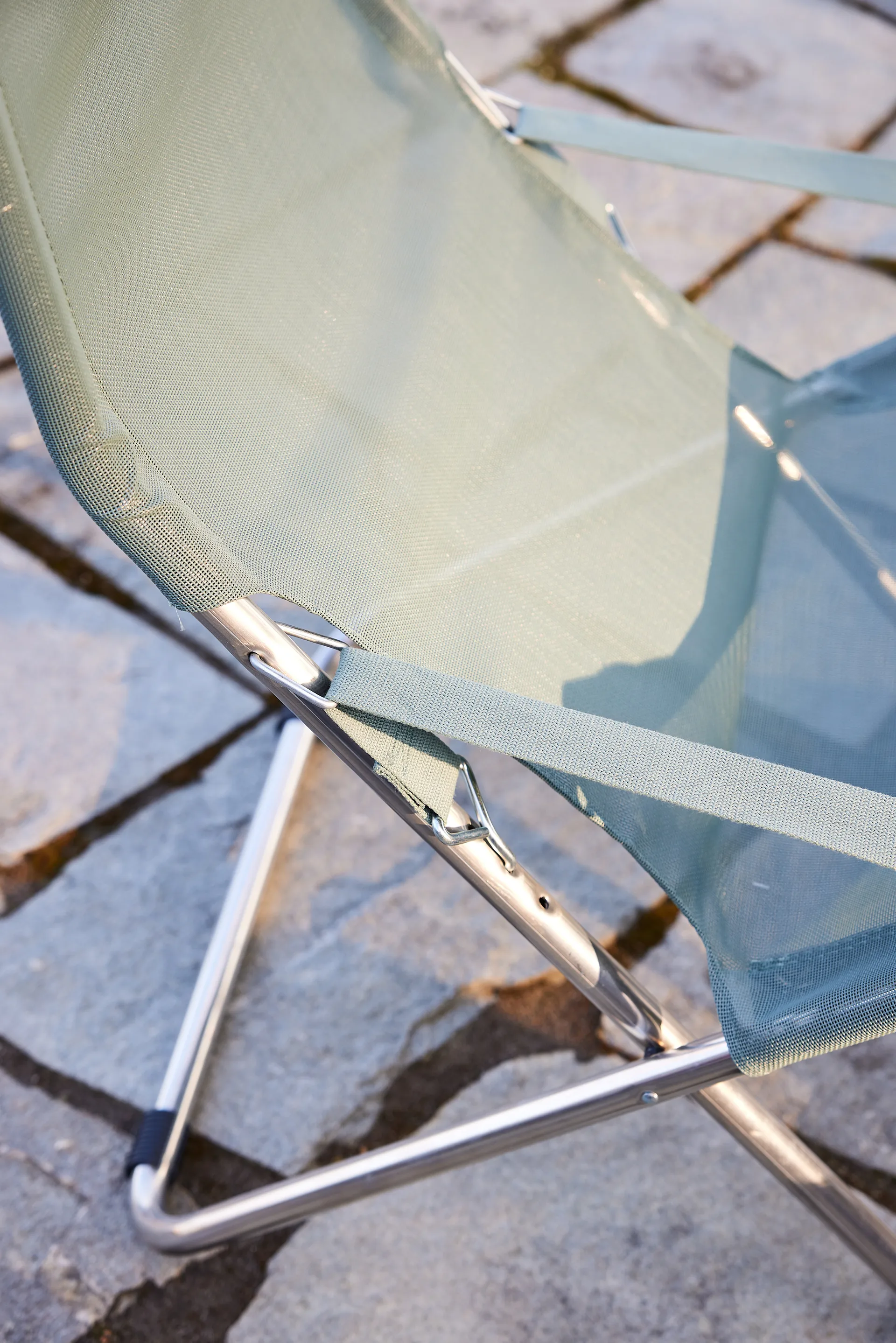 Silla para tomar el sol Fiesta, Sage green-estructura de aluminio Fiam