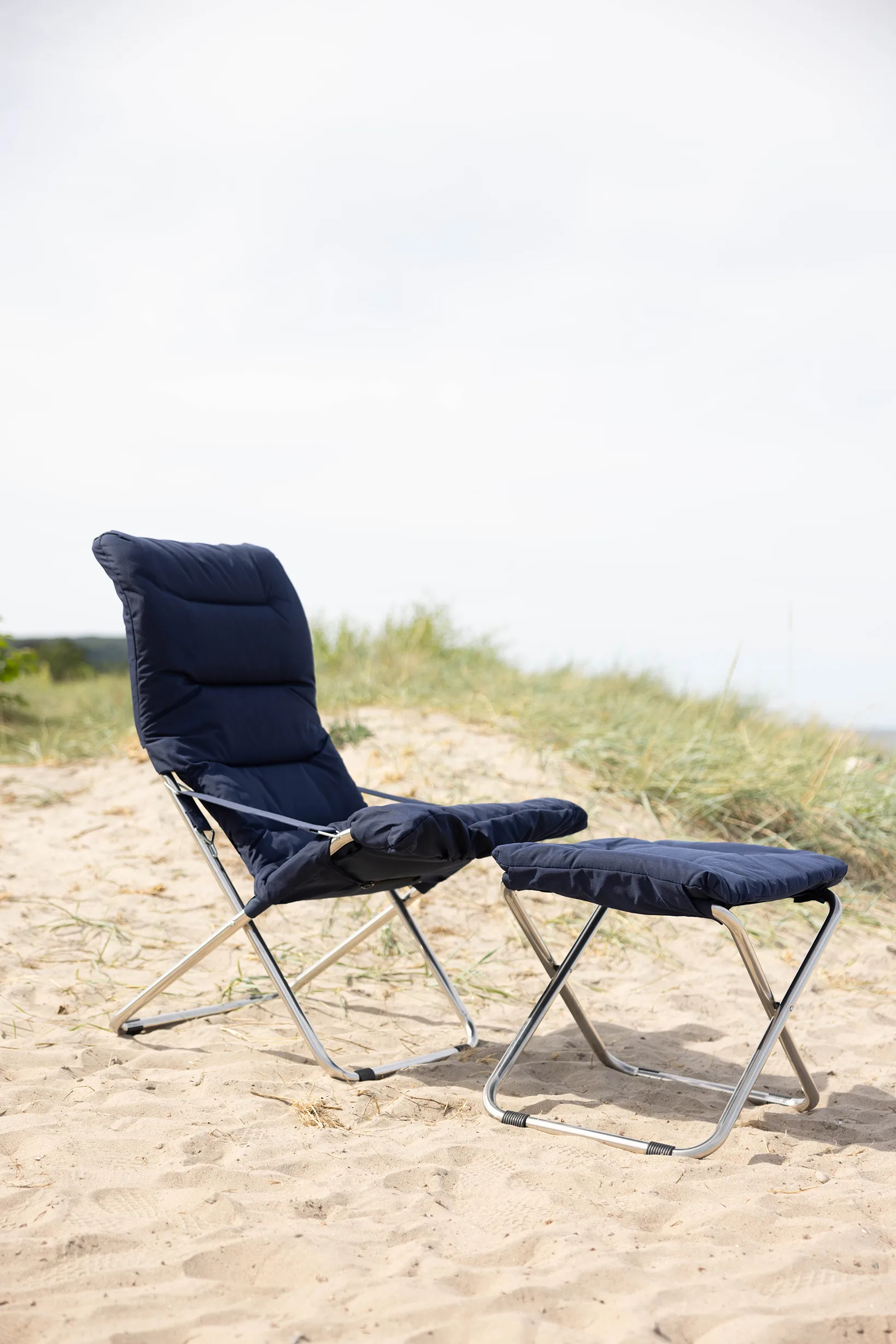 Silla para tomar el sol Fiesta Soft, Tela navy, soporte de aluminio Fiam