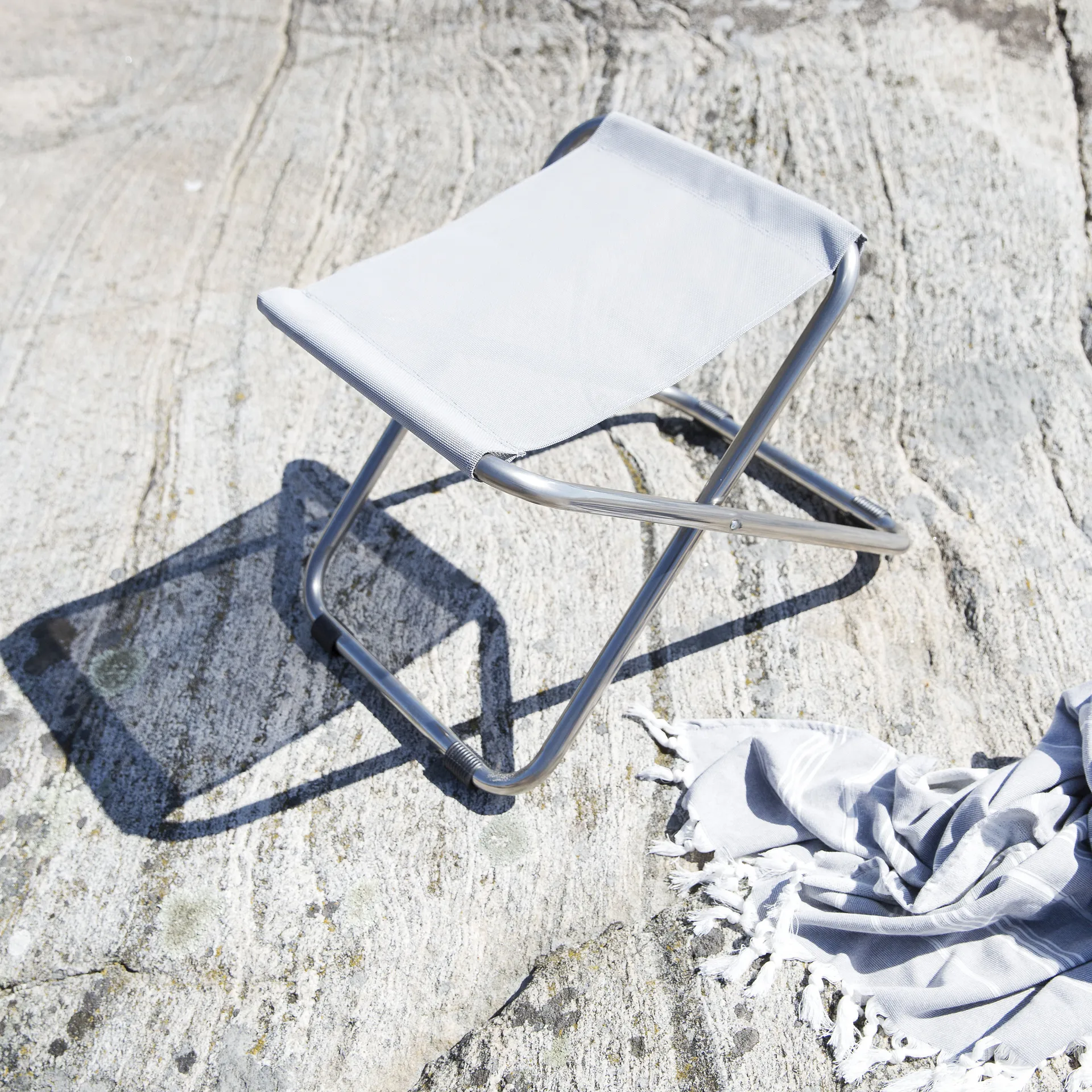 Taburete Chico, Sage green, estructura de aluminio Fiam