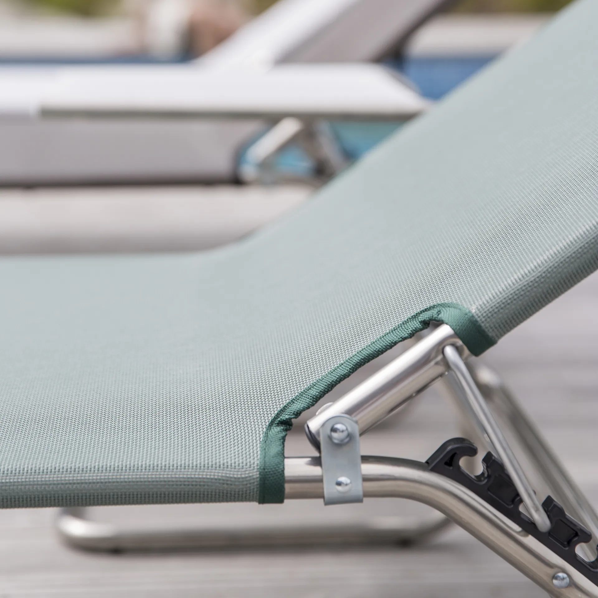 Tumbona Amigo, Tela sage green-aluminio Fiam