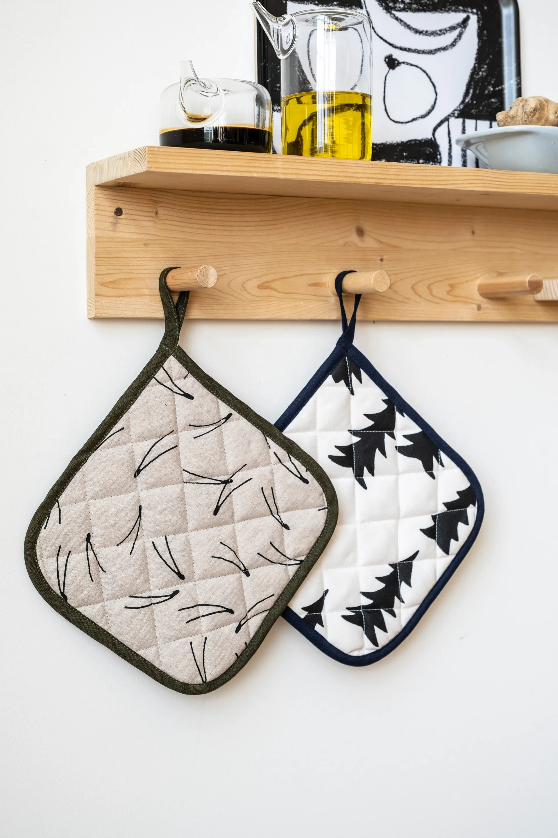 Agarrador acolchado Gran 21x21 cm, blanco-negro Fine Little Day