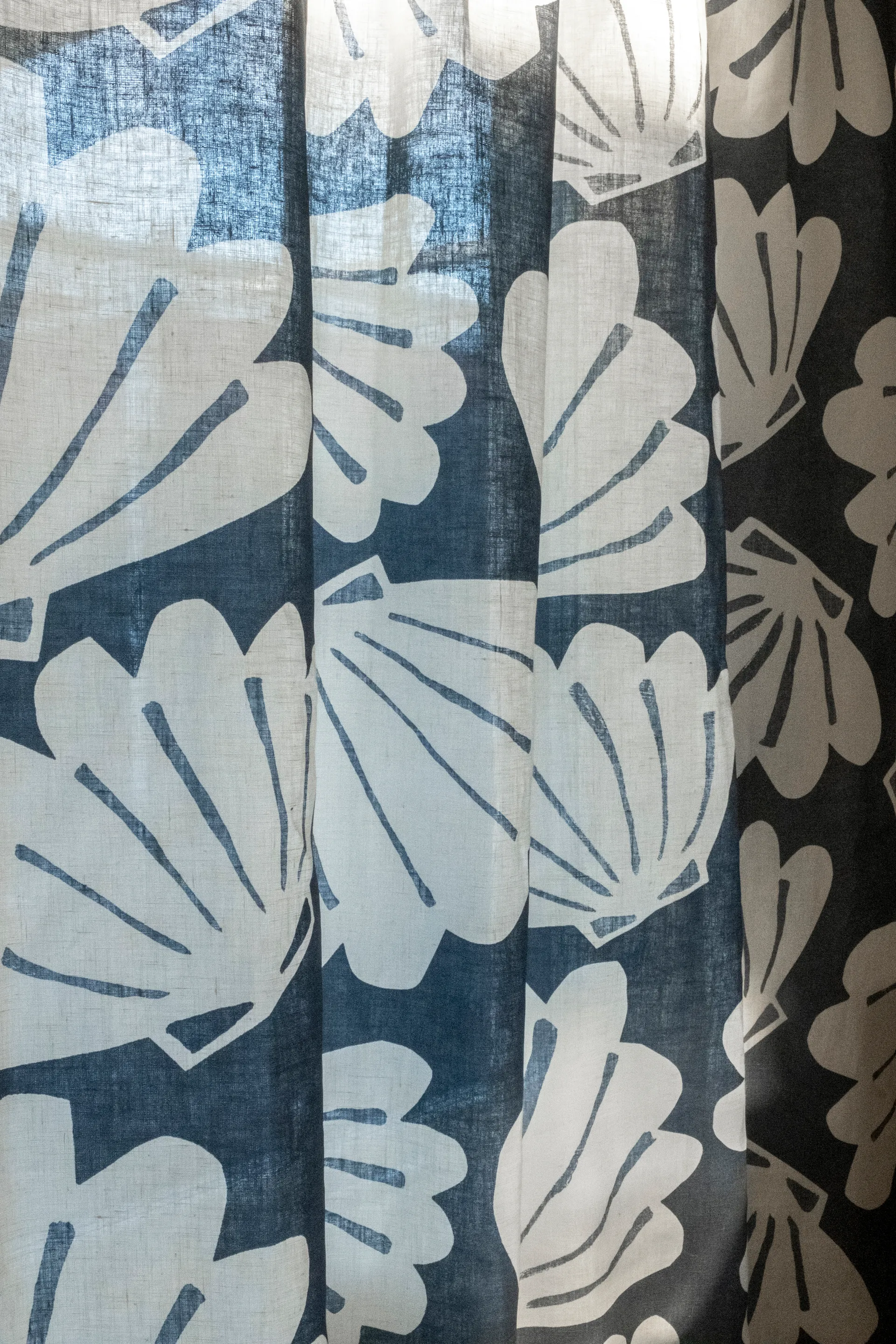 Cortina alargada Snäcka 145x250, azul Fine Little Day