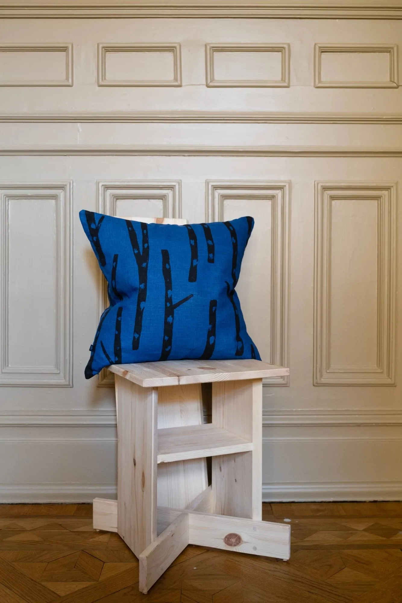 Funda de cojín Birch 48x48 cm, Azul-negro Fine Little Day