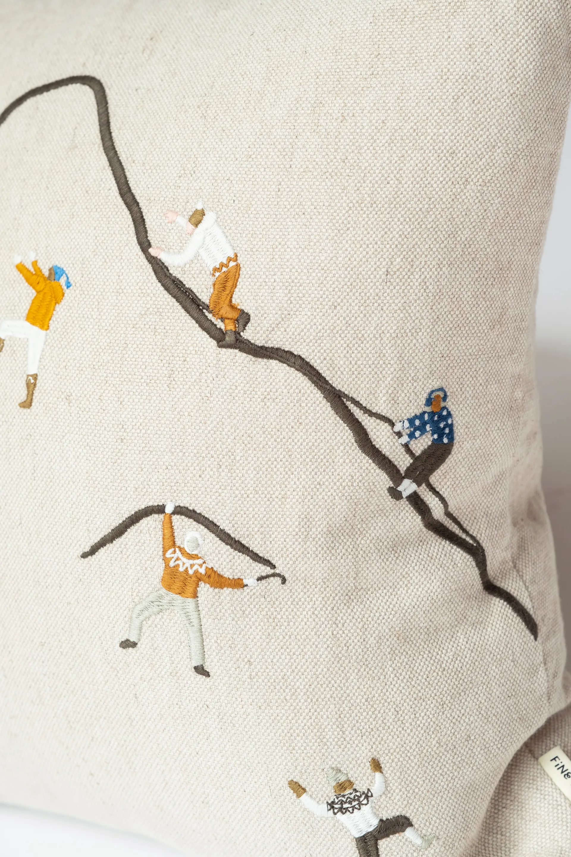 Funda de cojín Mountain climbers 48x48 cm, Natural Fine Little Day