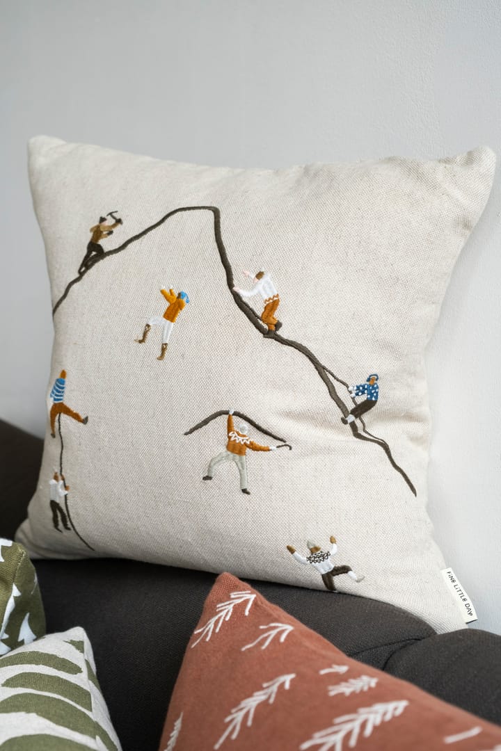 Funda de cojín Mountain climbers 48x48 cm, Natural Fine Little Day