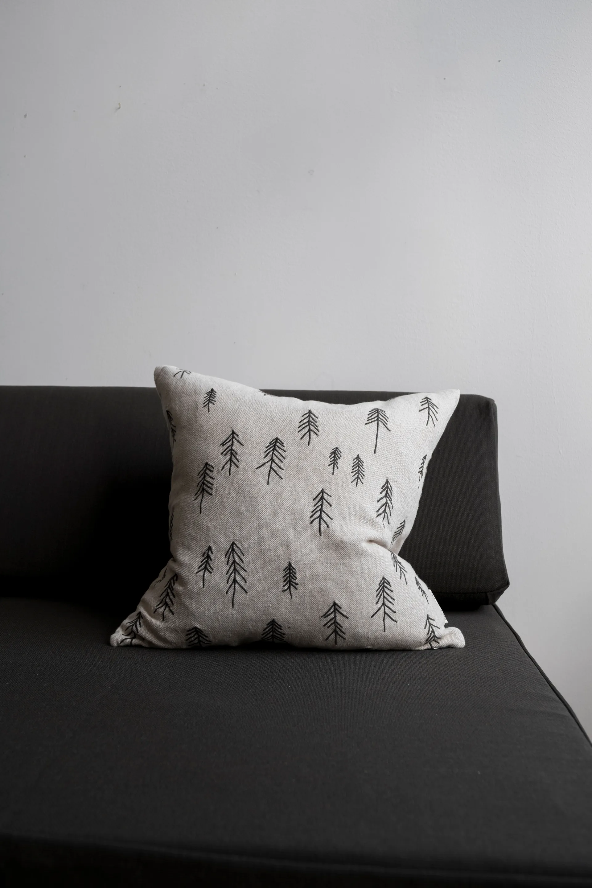 Funda de cojín Tall 48x48 cm, marrón-natural Fine Little Day