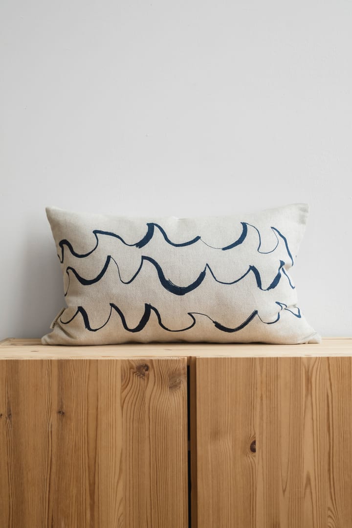 Funda de cojín Wave 38x58 cm, azul Fine Little Day