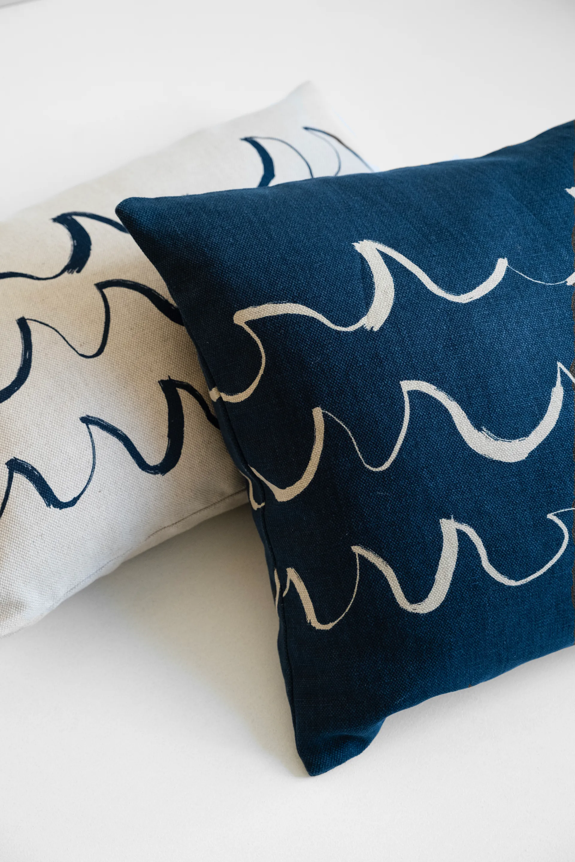 Funda de cojín Wave  48x48 cm, Blue Fine Little Day