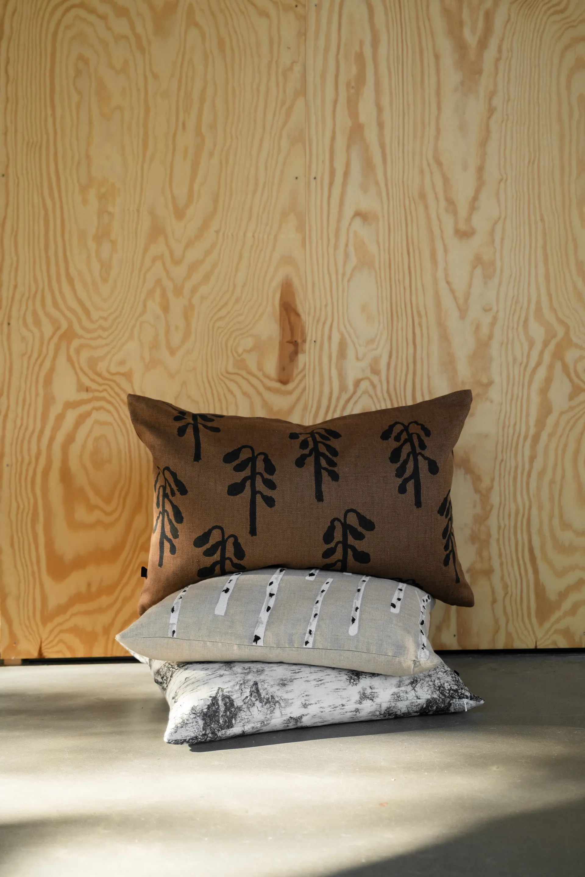 Funda de cojín Weeping birch 38x58 cm, Brown Fine Little Day