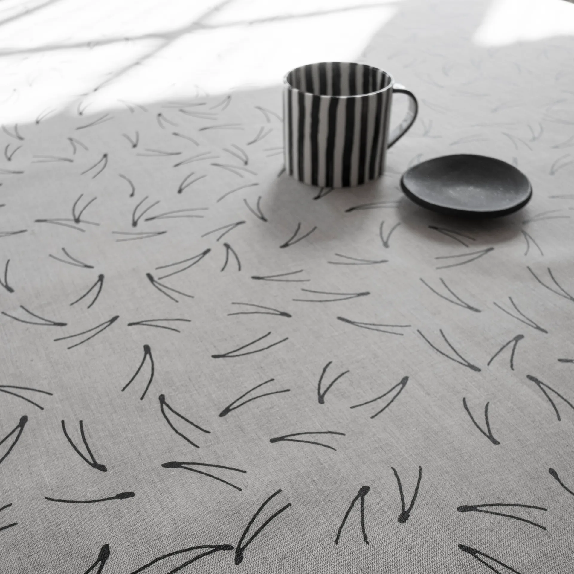 Hule Barr, negro-natural Fine Little Day