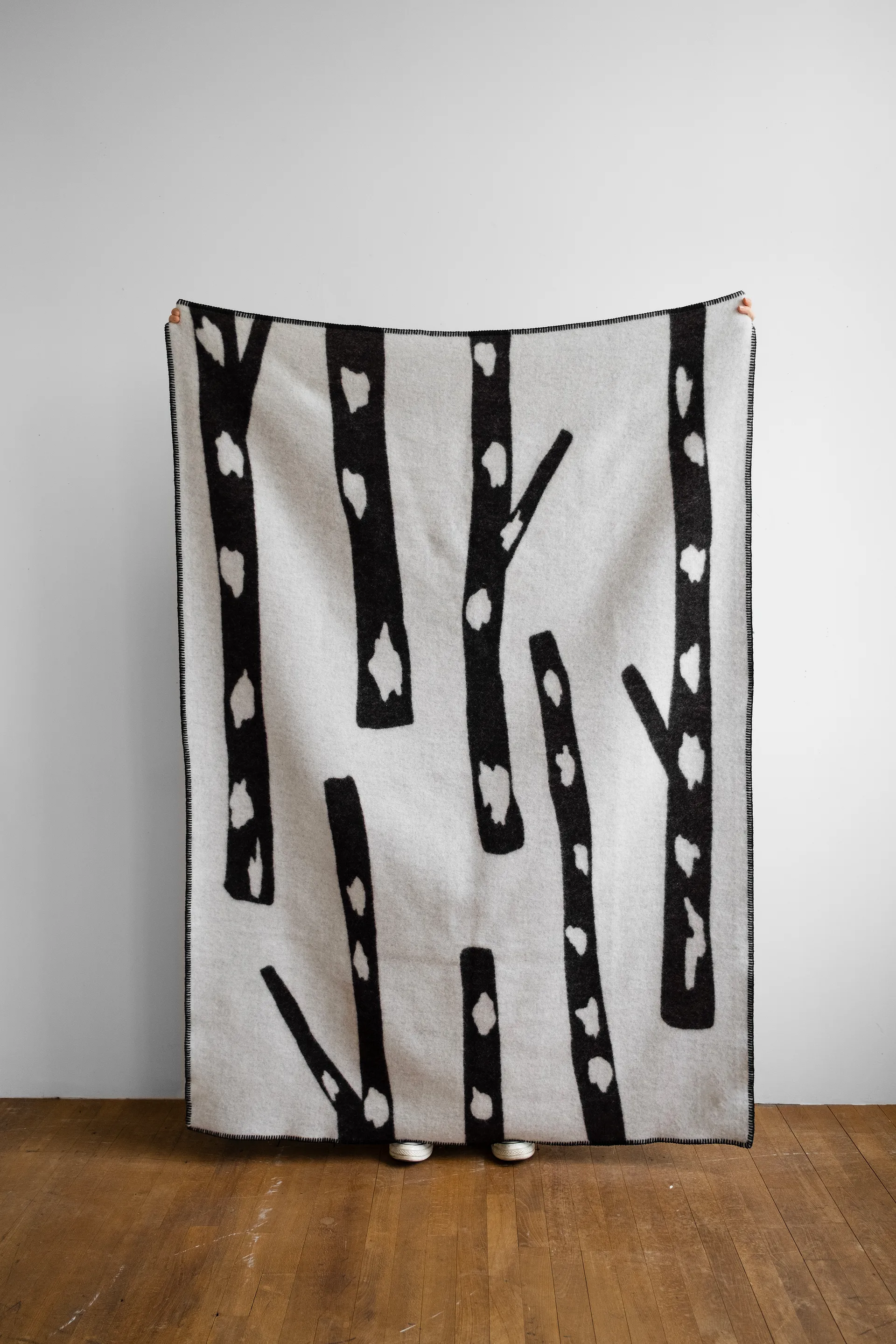 Manta Birch  130x180 cm, Black-white Fine Little Day
