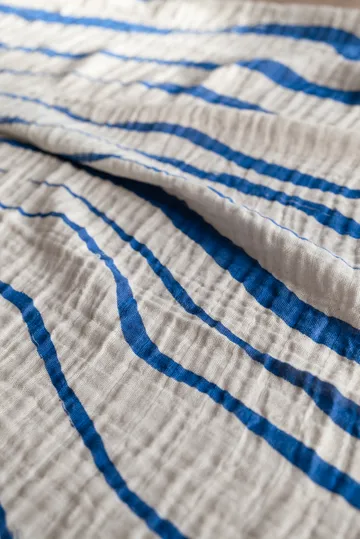 Manta de muselina Våg 120x120 cm - Blue - Fine Little Day