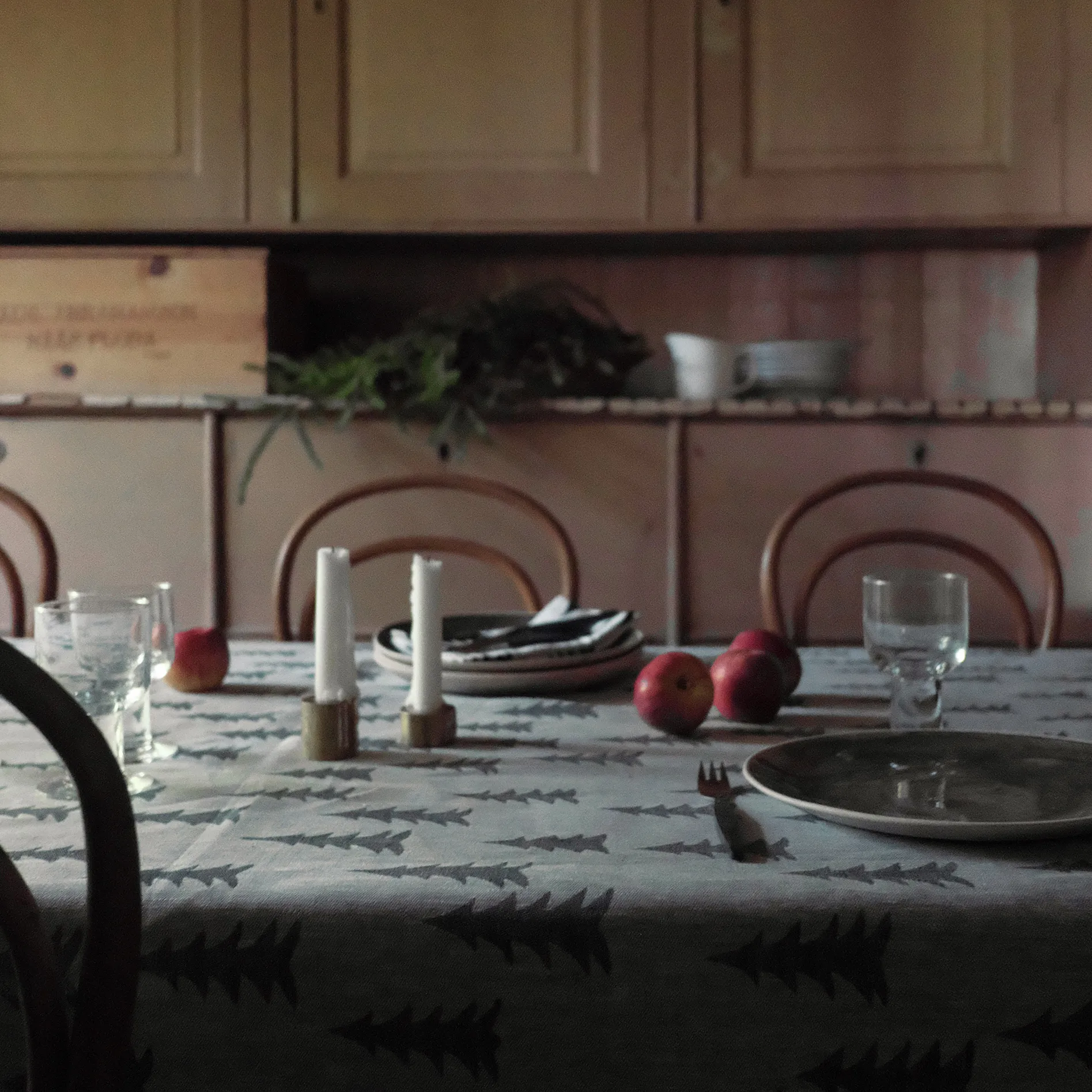 Mantel Gran jacquard 147x250 cm, verde-gris Fine Little Day