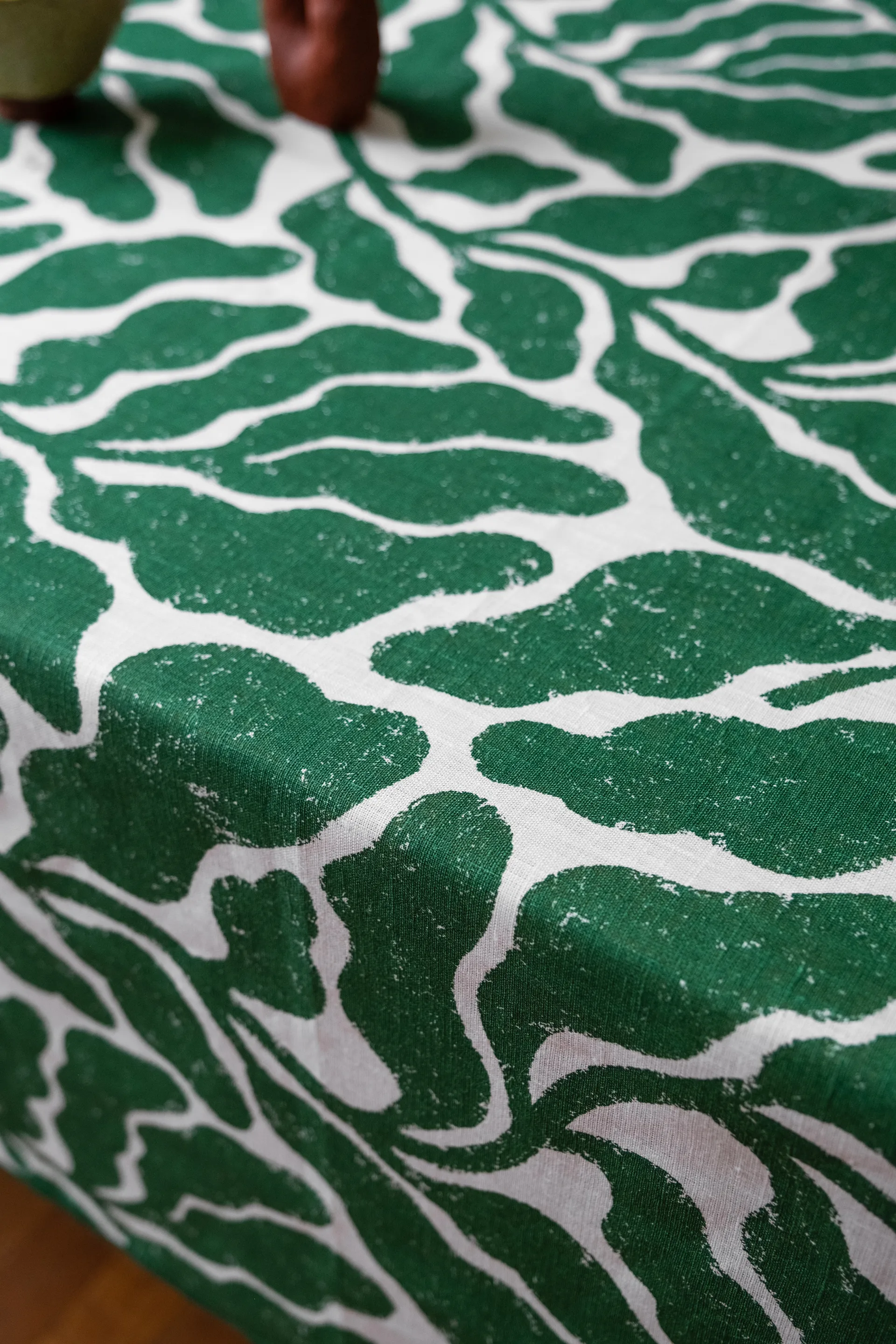 Mantel Leaves, Green, 149x250 cm Fine Little Day