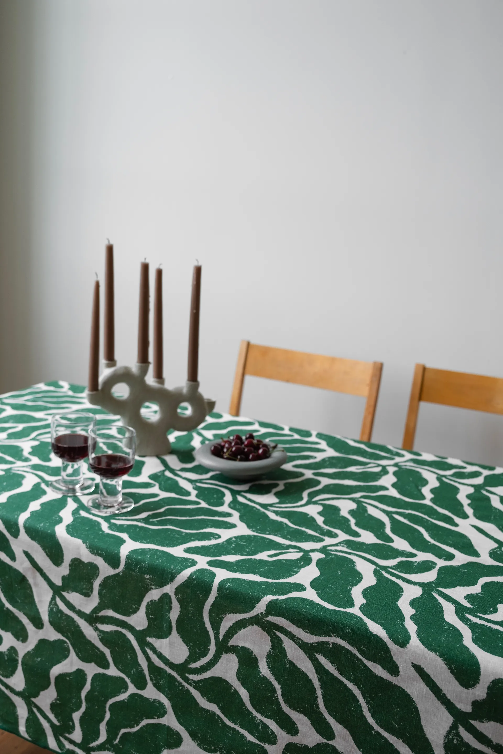Mantel Leaves, Green, 149x250 cm Fine Little Day