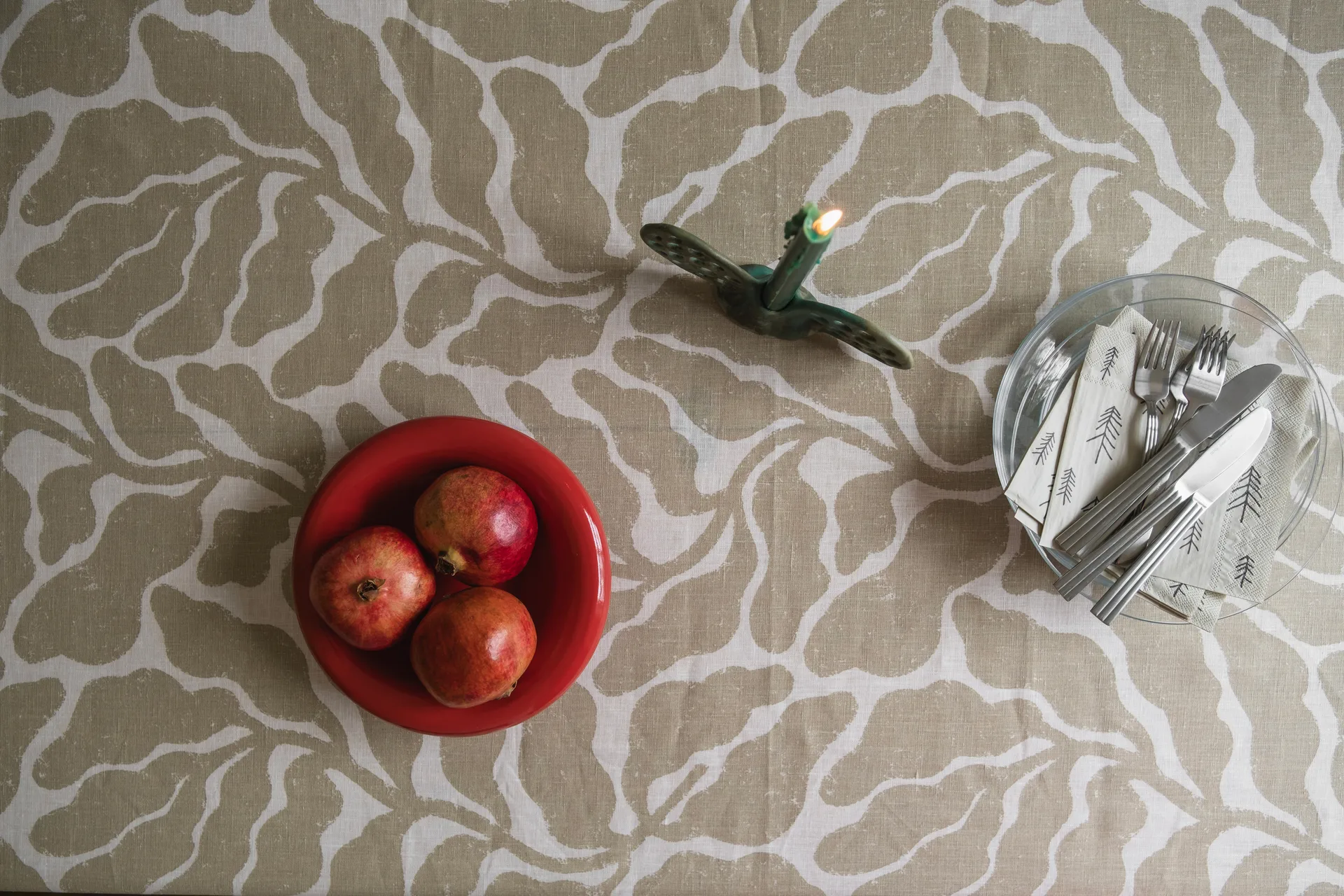 Mantel Leaves, Sand, 149x250 cm Fine Little Day
