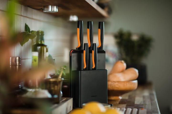 Bloque de cuchillos en plástico con 5 cuchillos Functional Form, 6 piezas Fiskars