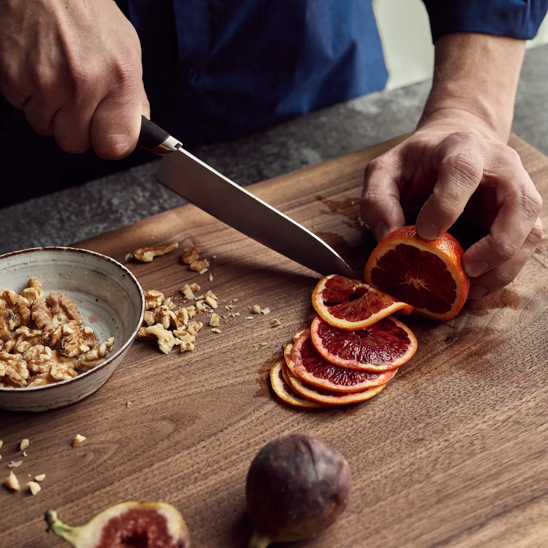 Cuchillo de chef Titanium 16 cm, negro Fiskars