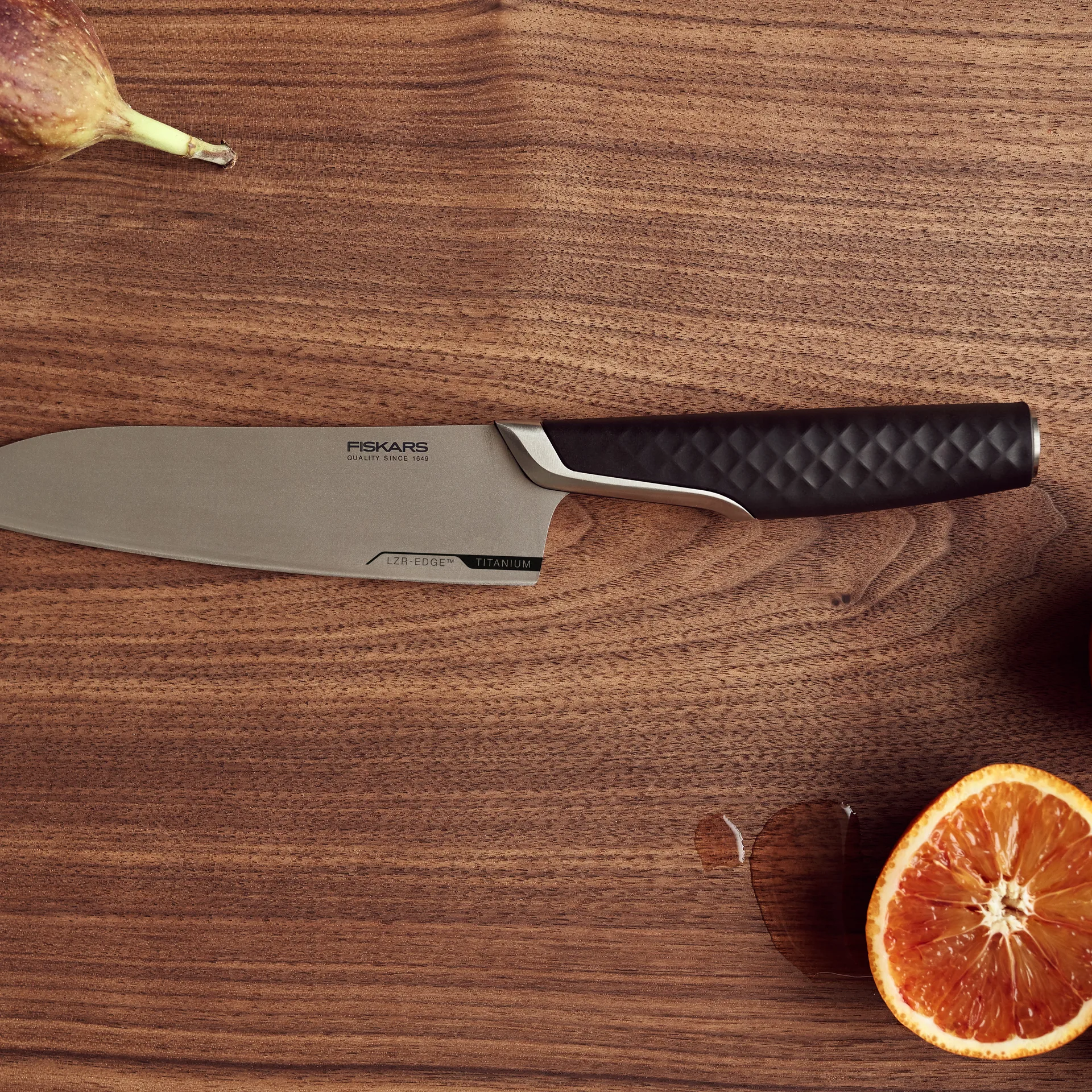 Cuchillo de chef Titanium 16 cm, negro Fiskars