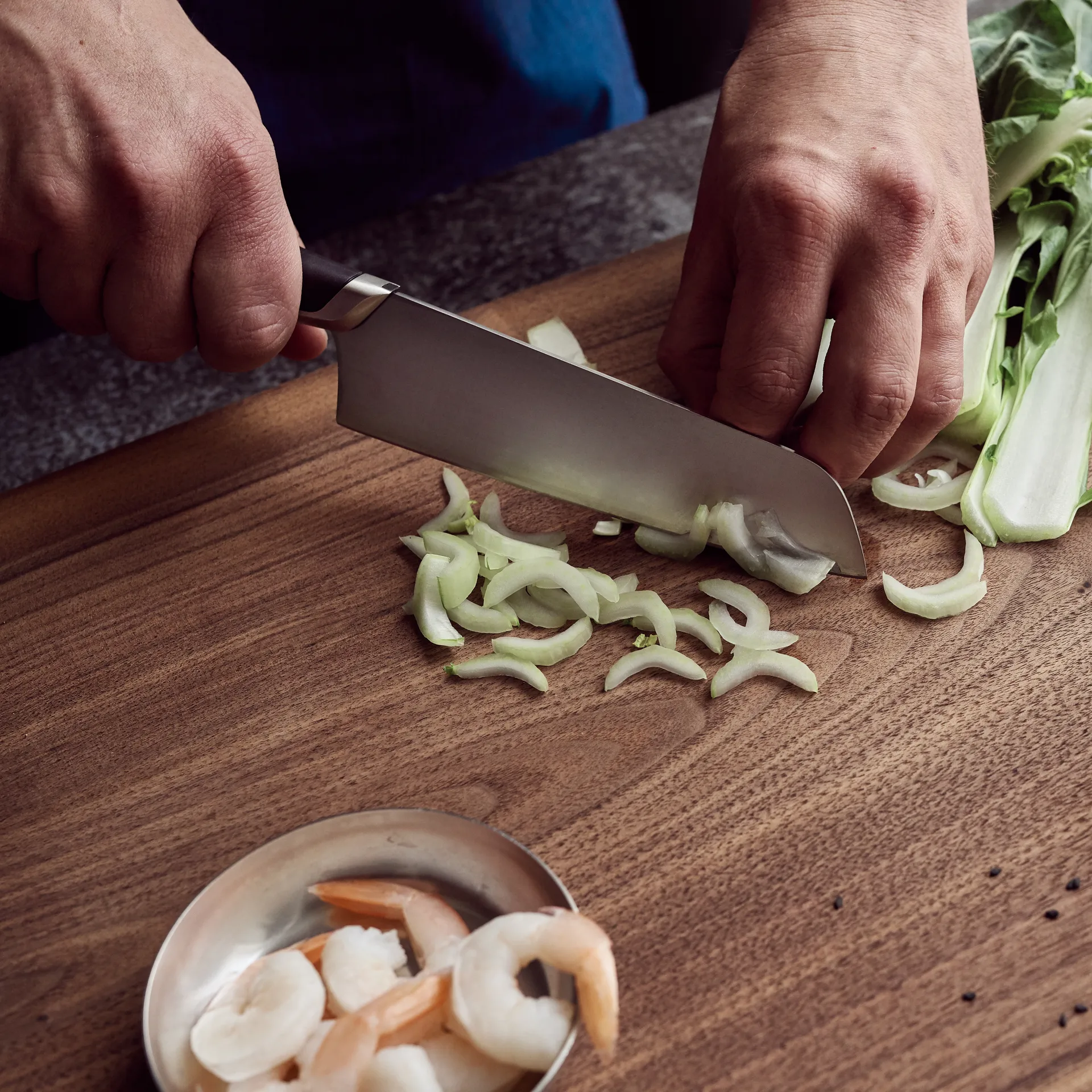 Cuchillo santoku Titanium 16 cm, negro Fiskars