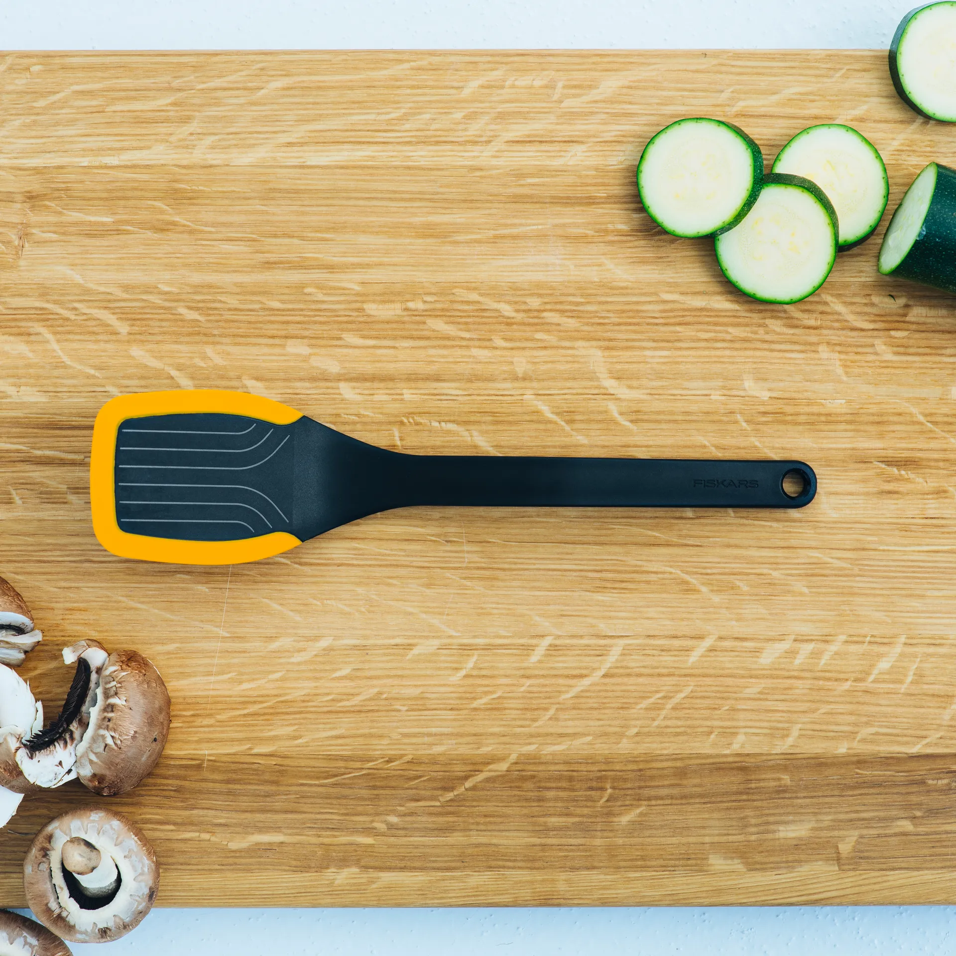 Espátula Functional Form 29 cm, negro Fiskars