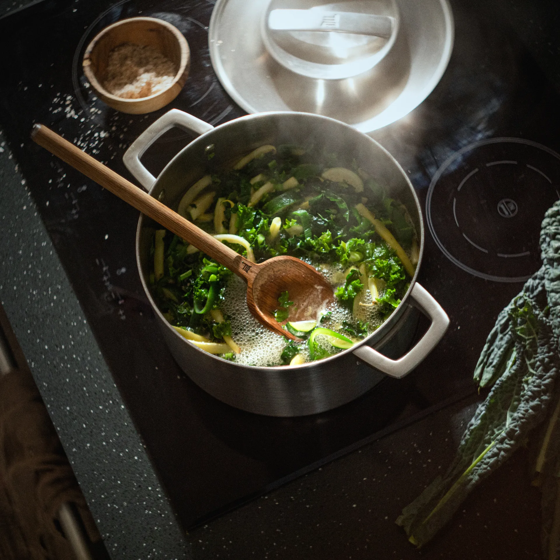 Espátula para wok Norden, Roble-acero inoxidable Fiskars