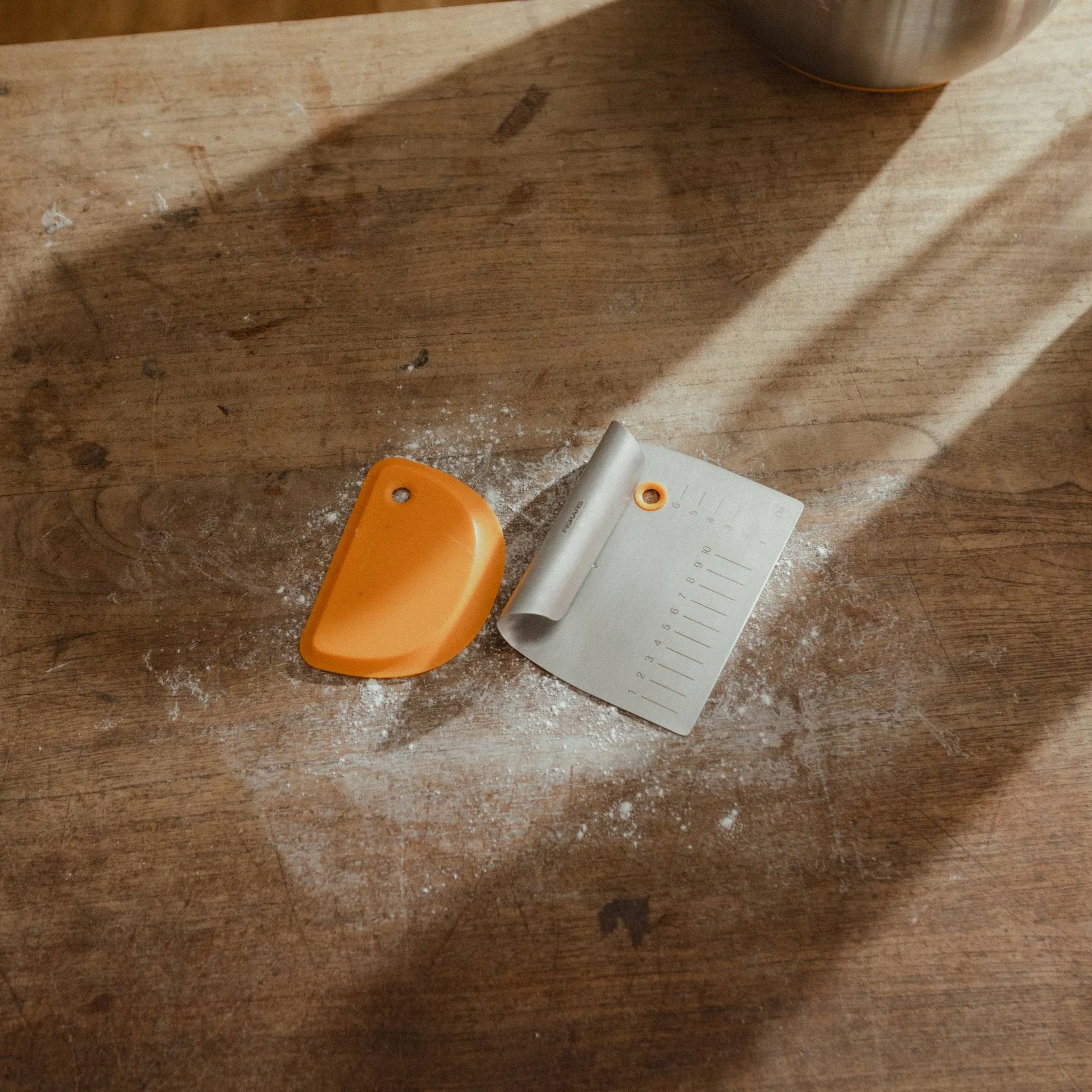 Functional Form rasqueta para masa, metal y silicona, 2 piezas Fiskars