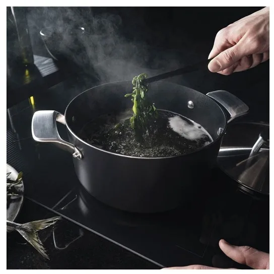 Olla con tapa Taiten 3,5 l, Negro Fiskars