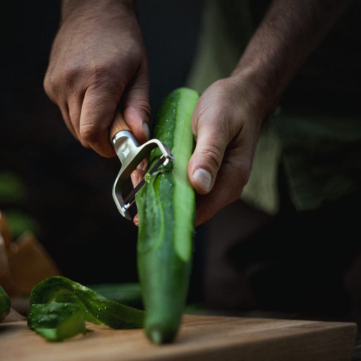 Pelador de verduras en forma de YNorden, acero inoxidable-abedul Fiskars