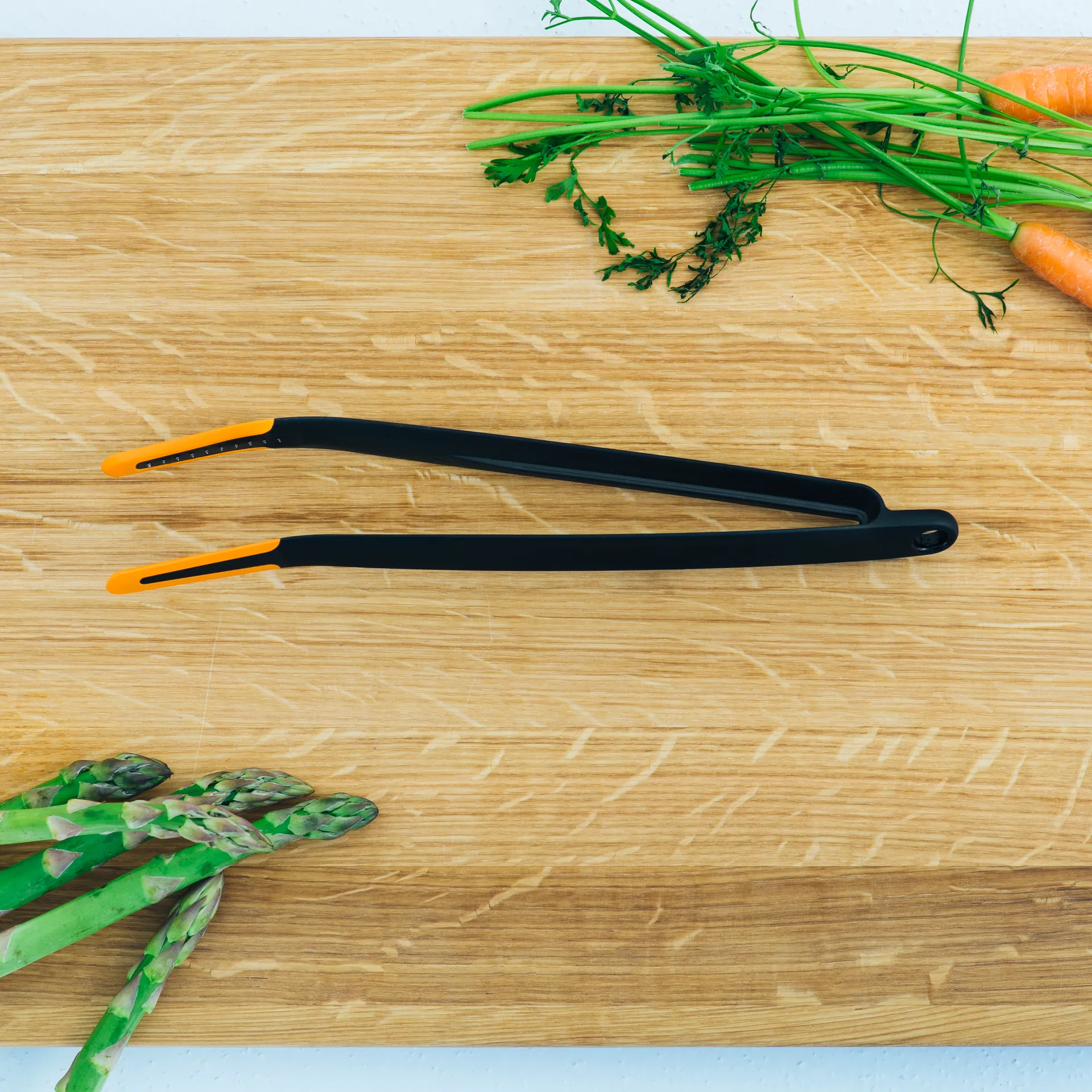 Pinzas Functional Form 28,7 cm, negro Fiskars