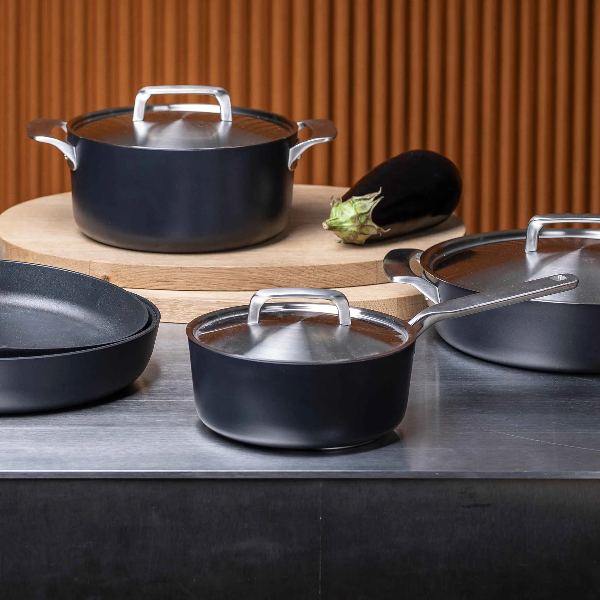 Sartén de saltear con bordes altos Rotisser, 24 cm Fiskars