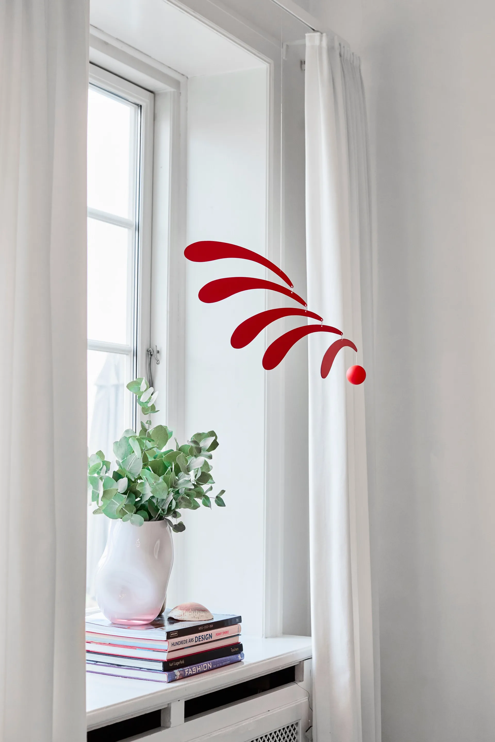 Móvil Flowing Rythm, rojo Flensted Mobiles