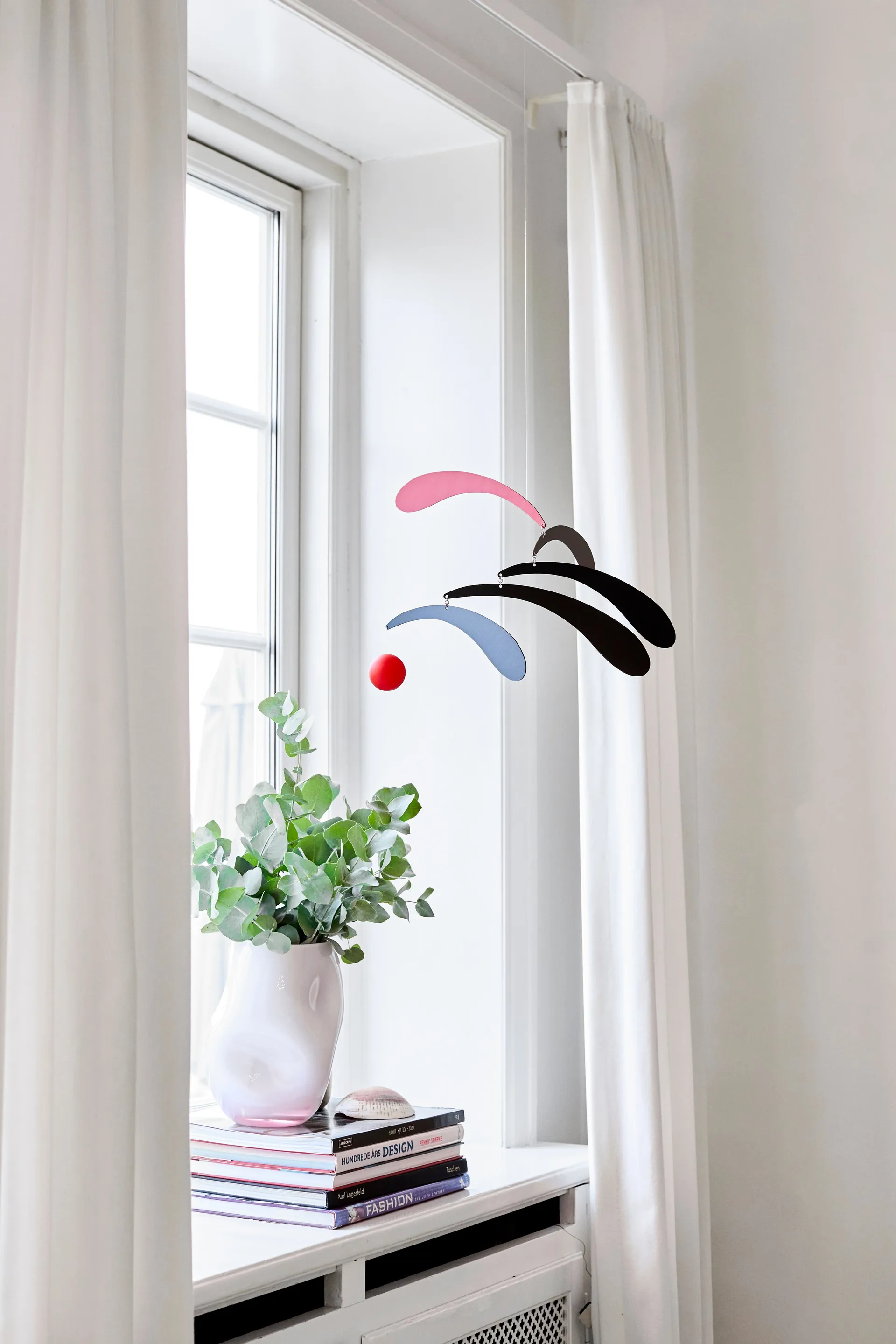 Móvil Flowing Rythm, rojo Flensted Mobiles