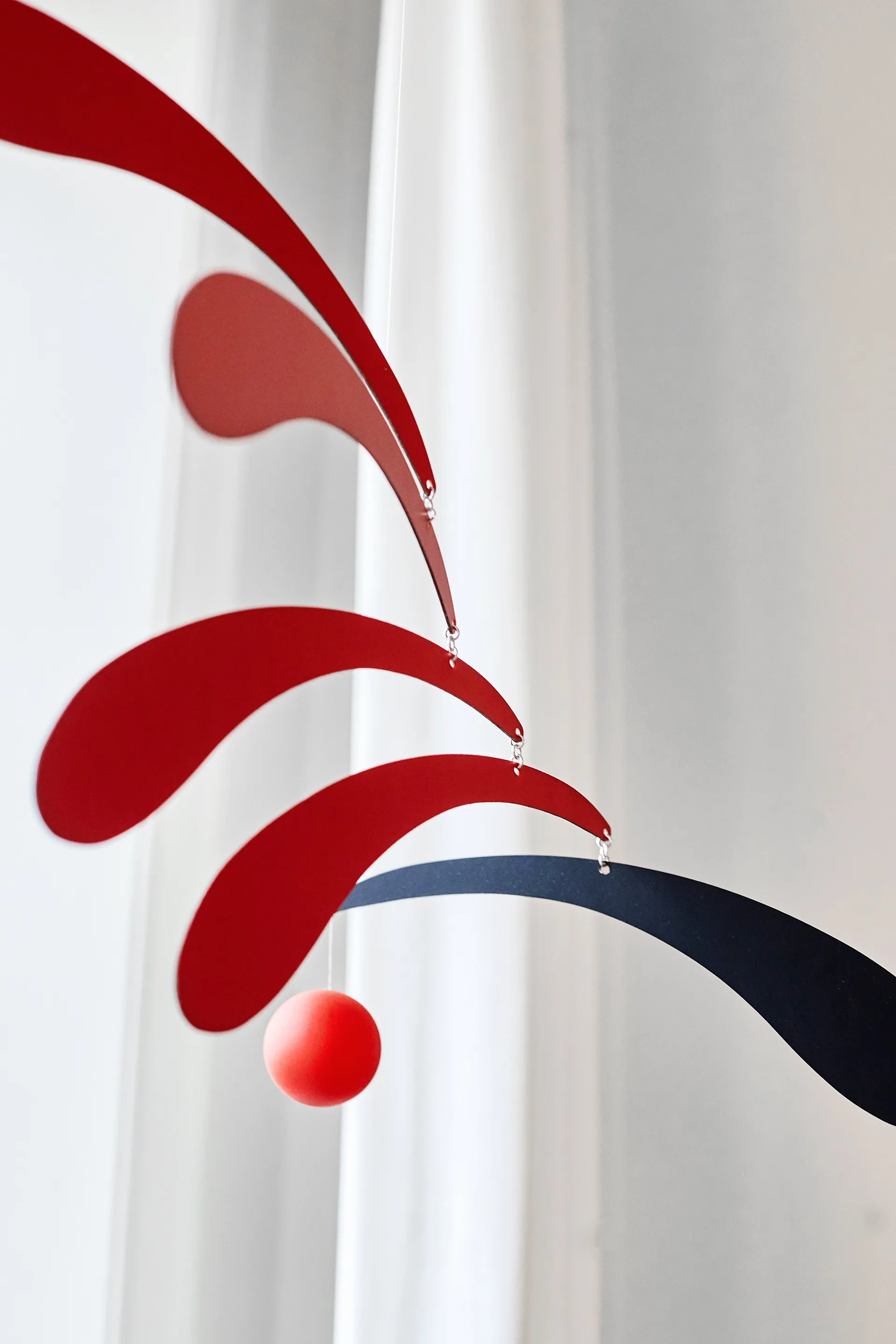 Móvil Flowing Rythm, rojo Flensted Mobiles