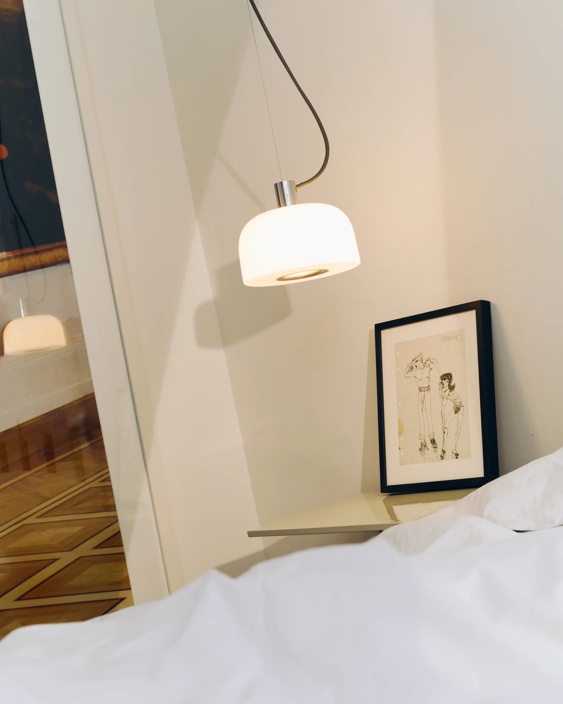 Lámpara colgante Bellhop Glass S1, Bright aluminum Flos