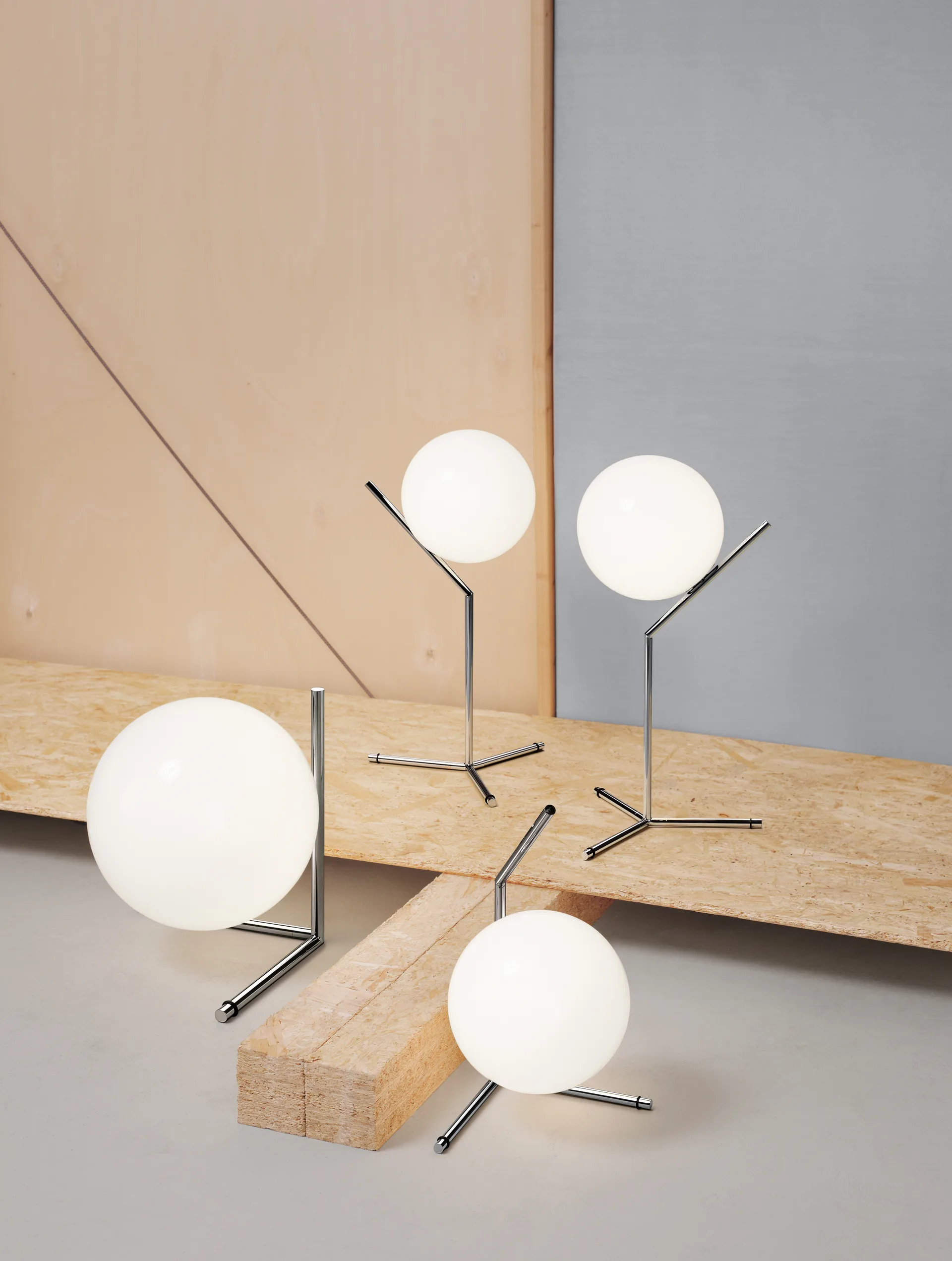 Lámpara de mesa alta IC lights T1., Cromo, opal Flos