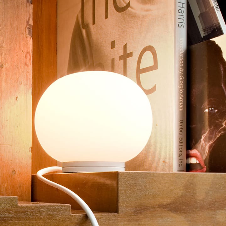 Lámpara de mesa Glo-Ball Mini T, Vidrio blanco opal Flos