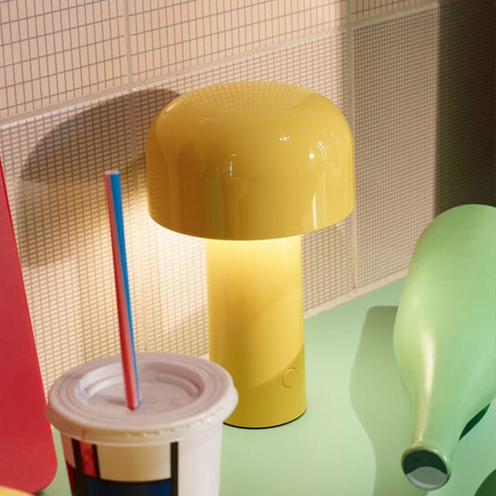 Lámpara de mesa portátil Bellhop, Amarillo Flos
