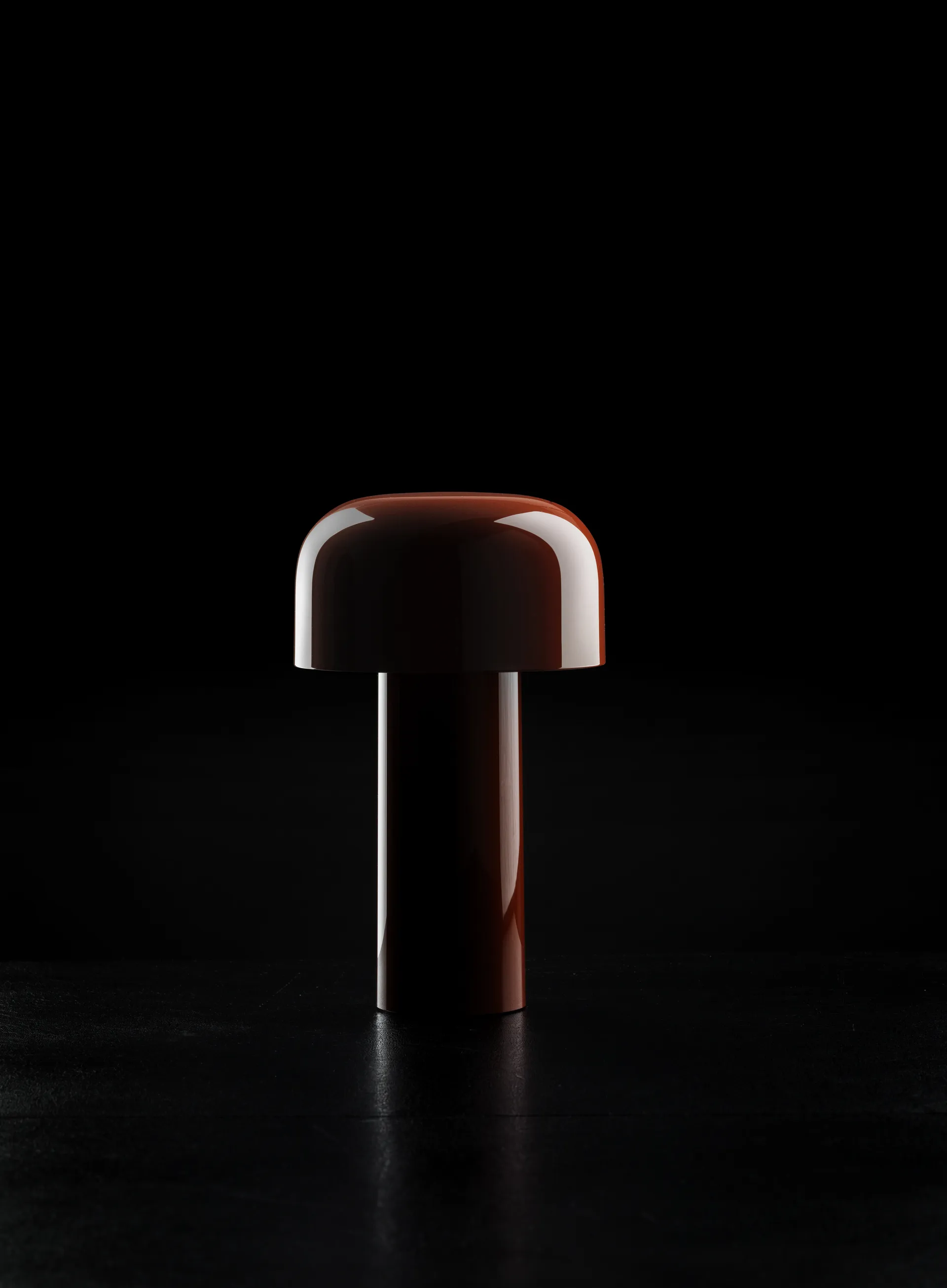 Lámpara de mesa portátil Bellhop, Brick red, IP54 (interior/exterior) Flos