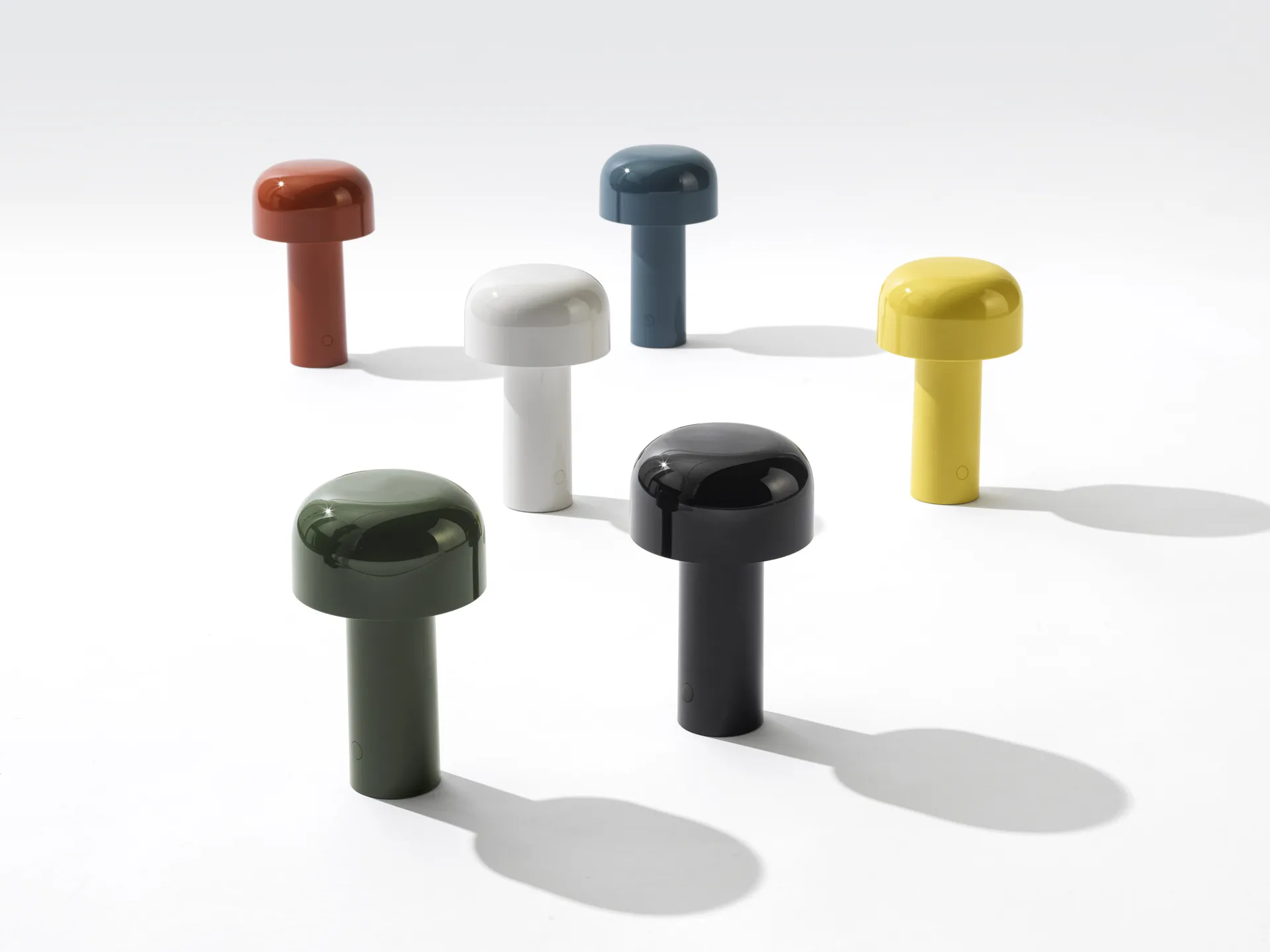 Lámpara de mesa portátil Bellhop, Glossy green, IP54 (interior/exterior) Flos