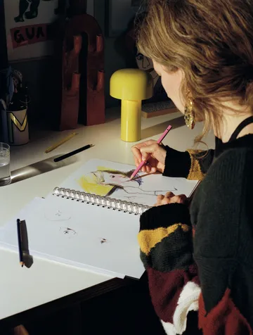 Lámpara de mesa portátil Bellhop - Yellow yellow, IP54 (interior/exterior) - Flos