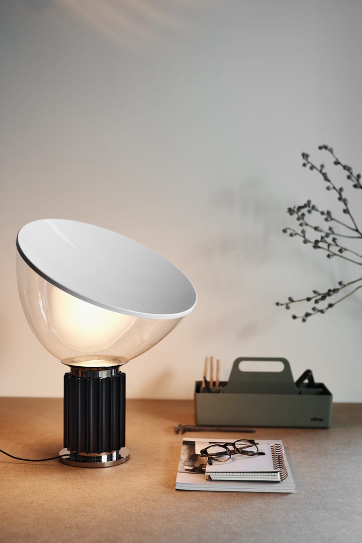 Lámpara de mesa Taccia Small LED 48,5 cm, Negro, cúpula de cristal Flos