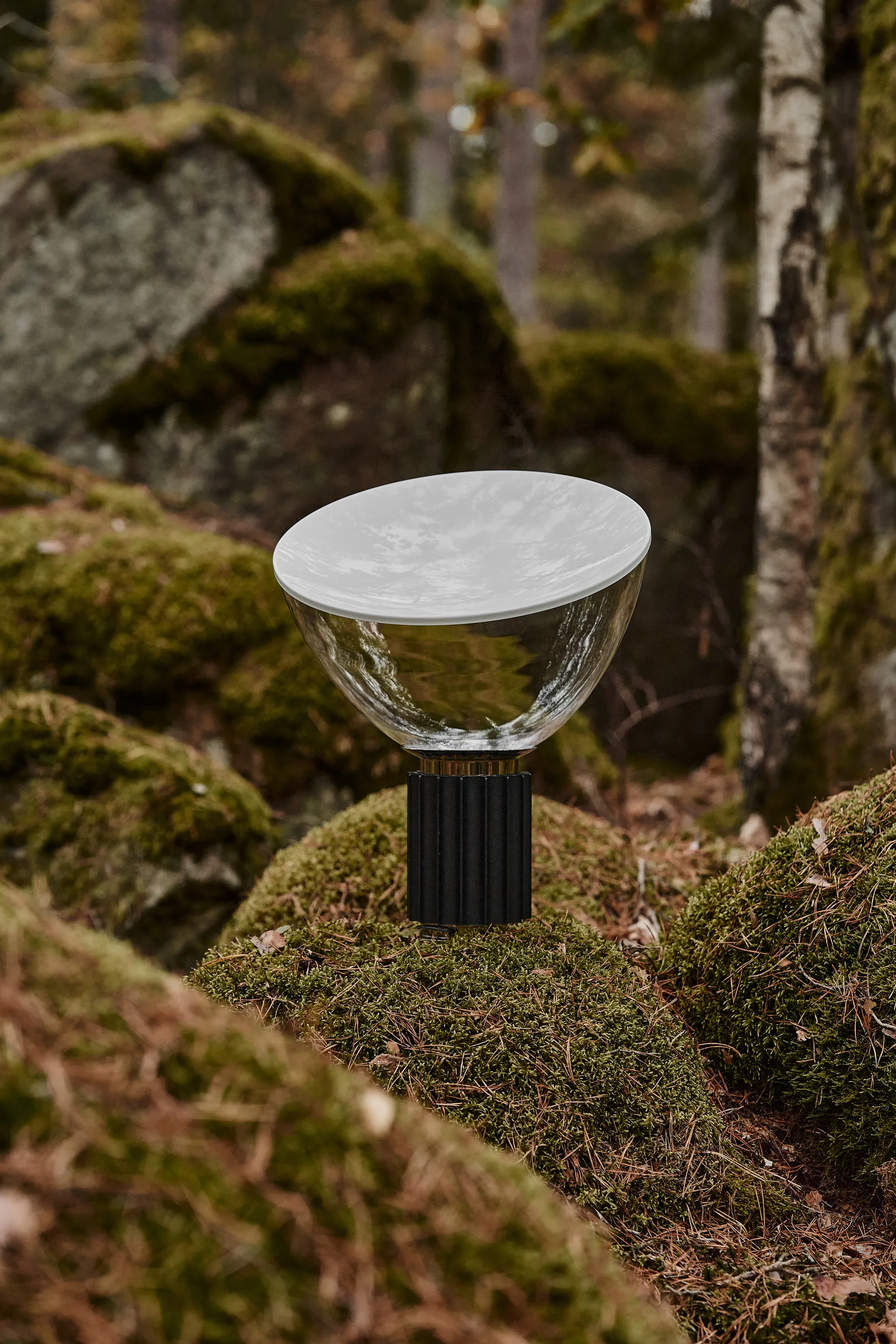 Lámpara de mesa Taccia Small LED 48,5 cm, Negro, cúpula de cristal Flos